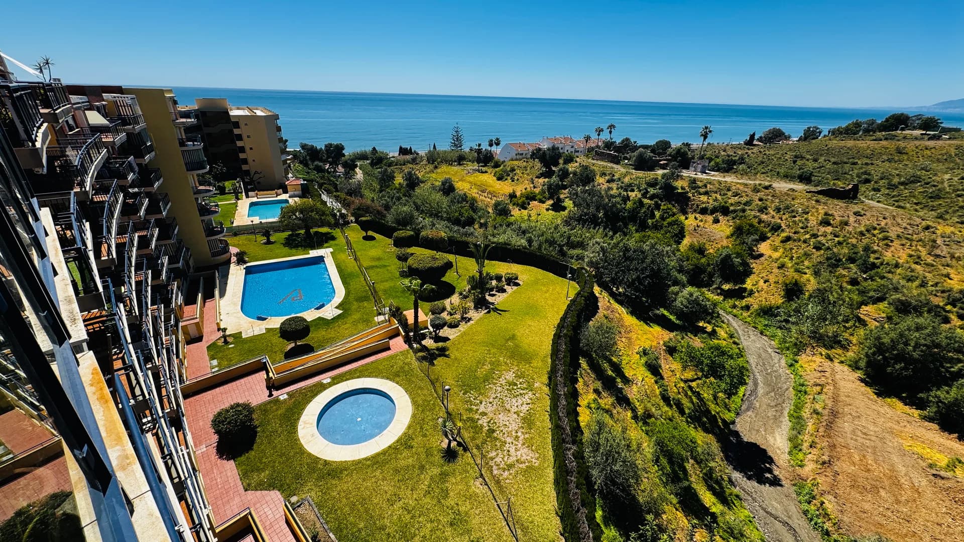 Long-Term Rental | Panoramic Sea View Apartment in Benajarafe - Photo 1