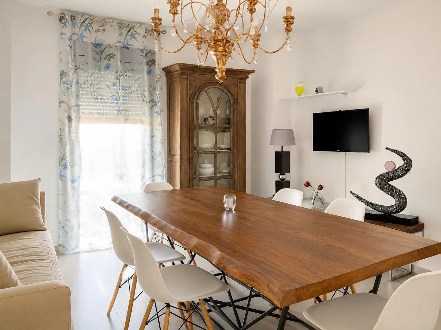 Winter Rental | Renovated 2-Bed Apartment with Sea Views — Caleta de Vélez, Vélez-Málaga — photo 1 of 6