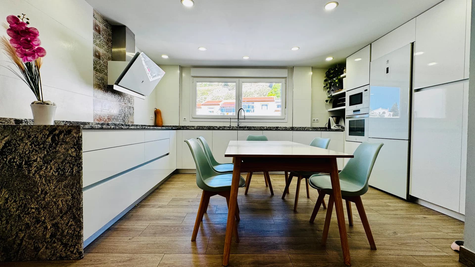 For Sale | Modern Architect-Designed Home in Cómpeta  - Photo 1