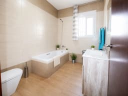 Winter Rental — 4-Bed Villa with Private Pool & Jacuzzi in Arenas (Axarquía), Arenas — photo 12 of 23