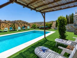 Winter Rental — 4-Bed Villa with Private Pool & Jacuzzi in Arenas (Axarquía), Arenas — photo 6 of 23